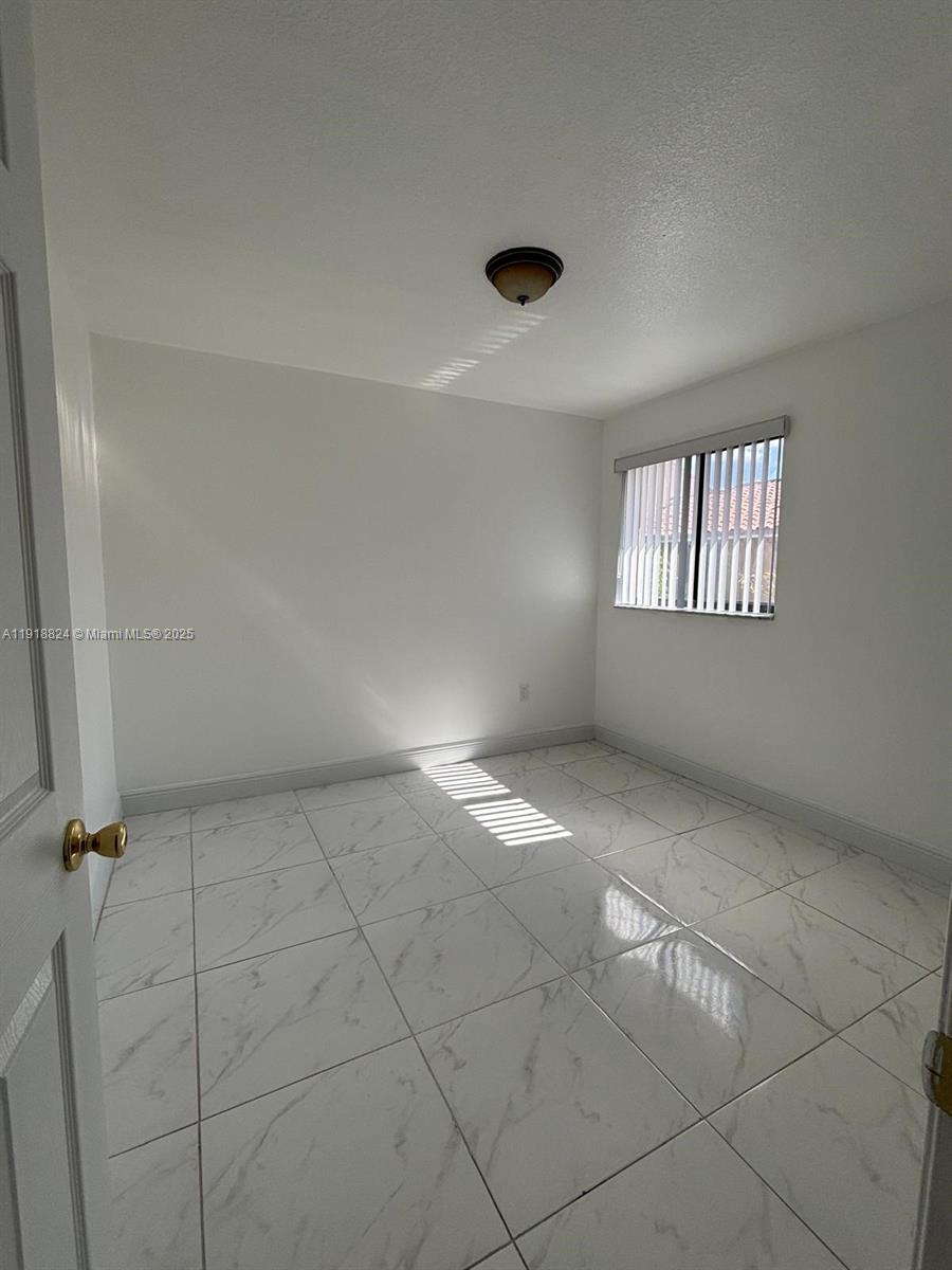 2740 W 61st St # 204