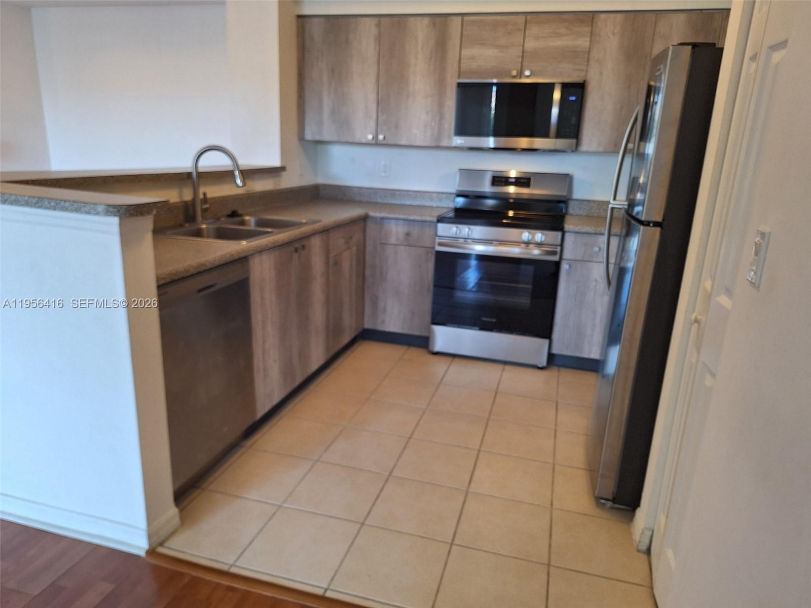 2240 E Preserve Way # 206