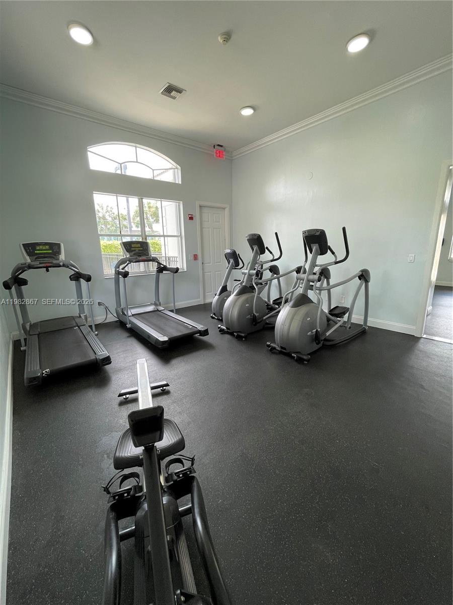 9640 NW 2nd St # 305 Unit: 5-305