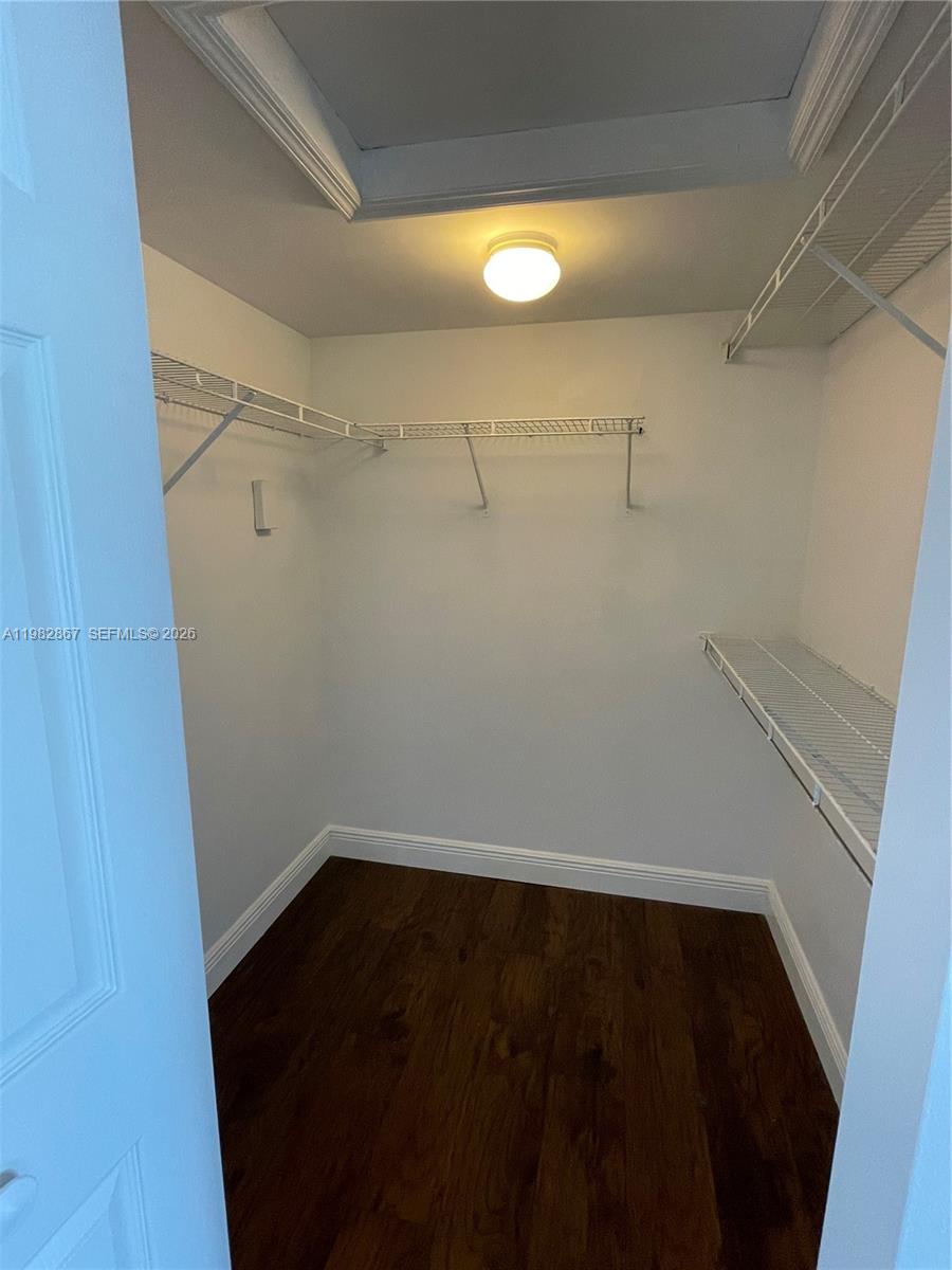 9640 NW 2nd St # 305 Unit: 5-305