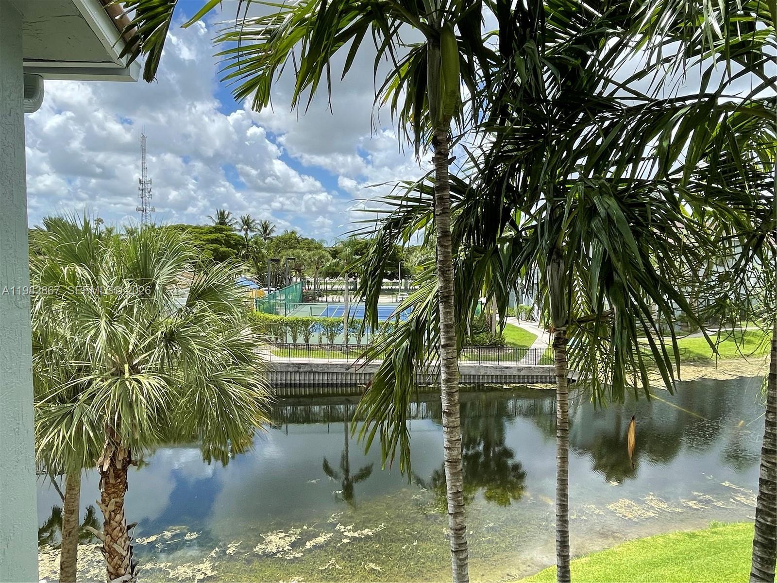 9640 NW 2nd St # 305 Unit: 5-305