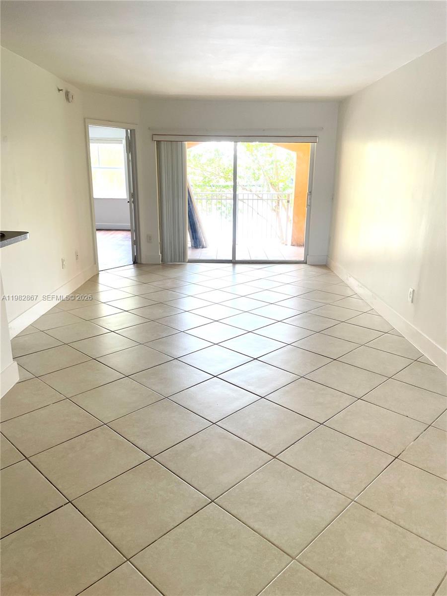 9640 NW 2nd St # 305 Unit: 5-305