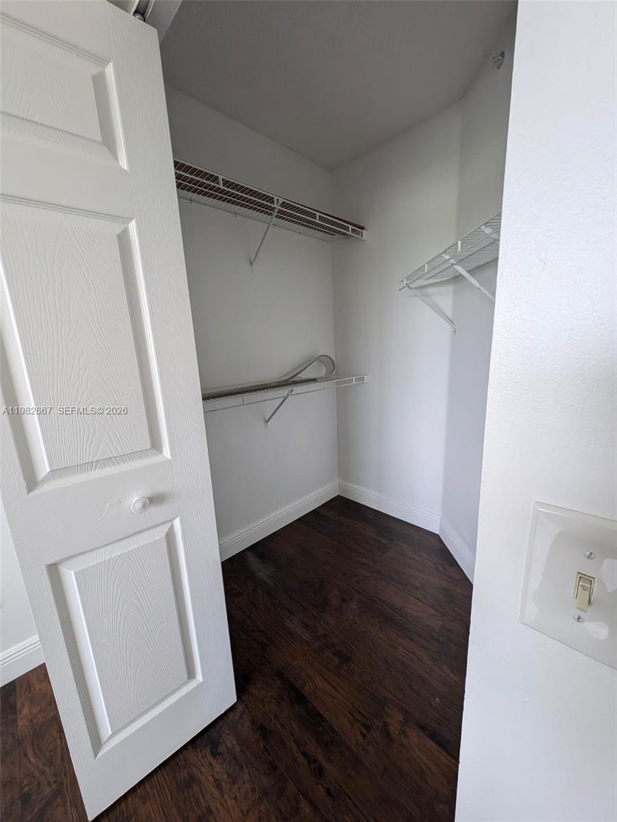 9640 NW 2nd St # 305 Unit: 5-305