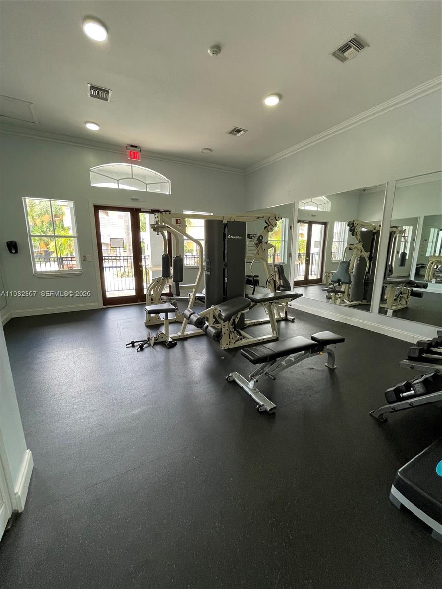 9640 NW 2nd St # 305 Unit: 5-305