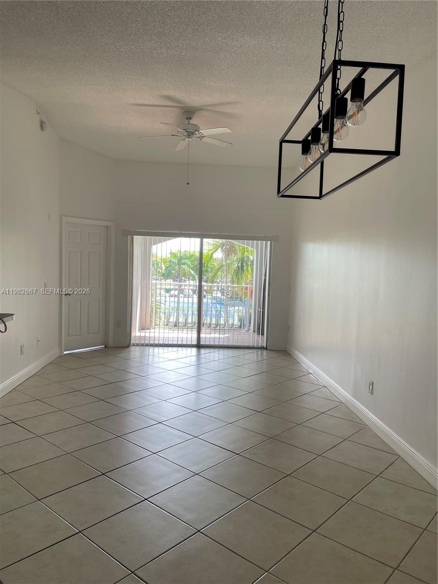 9640 NW 2nd St # 305 Unit: 5-305