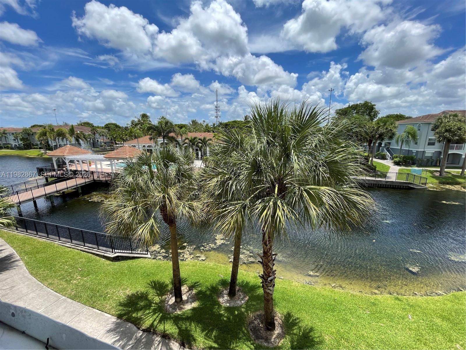9640 NW 2nd St # 305 Unit: 5-305