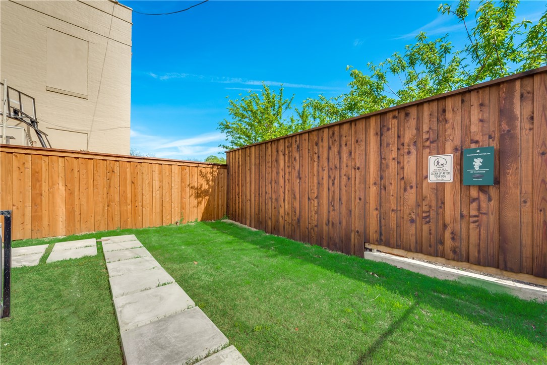 1518 N Carroll Avenue 501