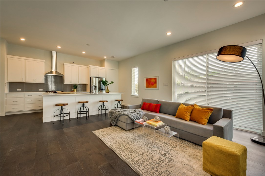 1518 N Carroll Avenue 501