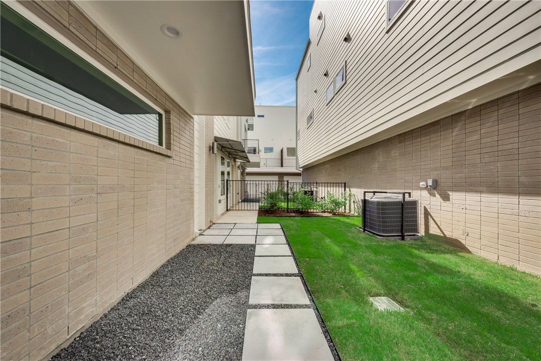 1518 N Carroll Avenue 501