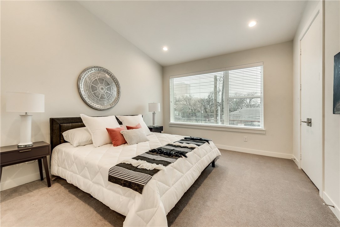 1518 N Carroll Avenue 501