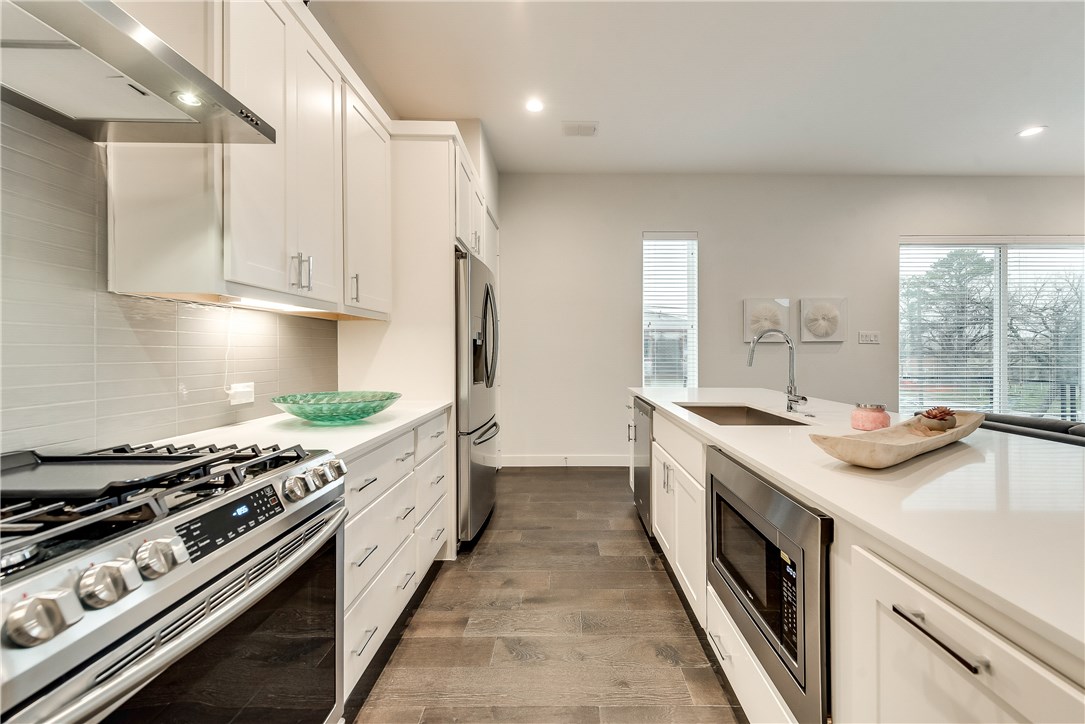 1518 N Carroll Avenue 501