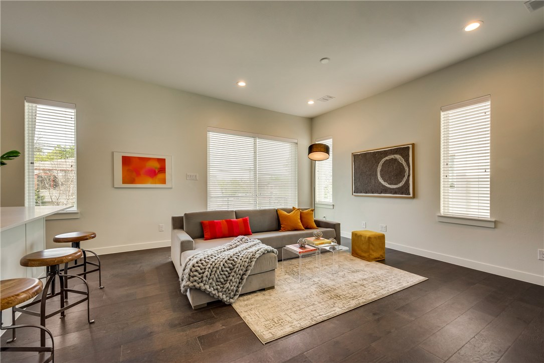 1518 N Carroll Avenue 501