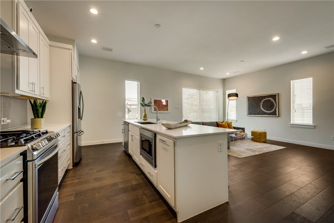 1518 N Carroll Avenue 501