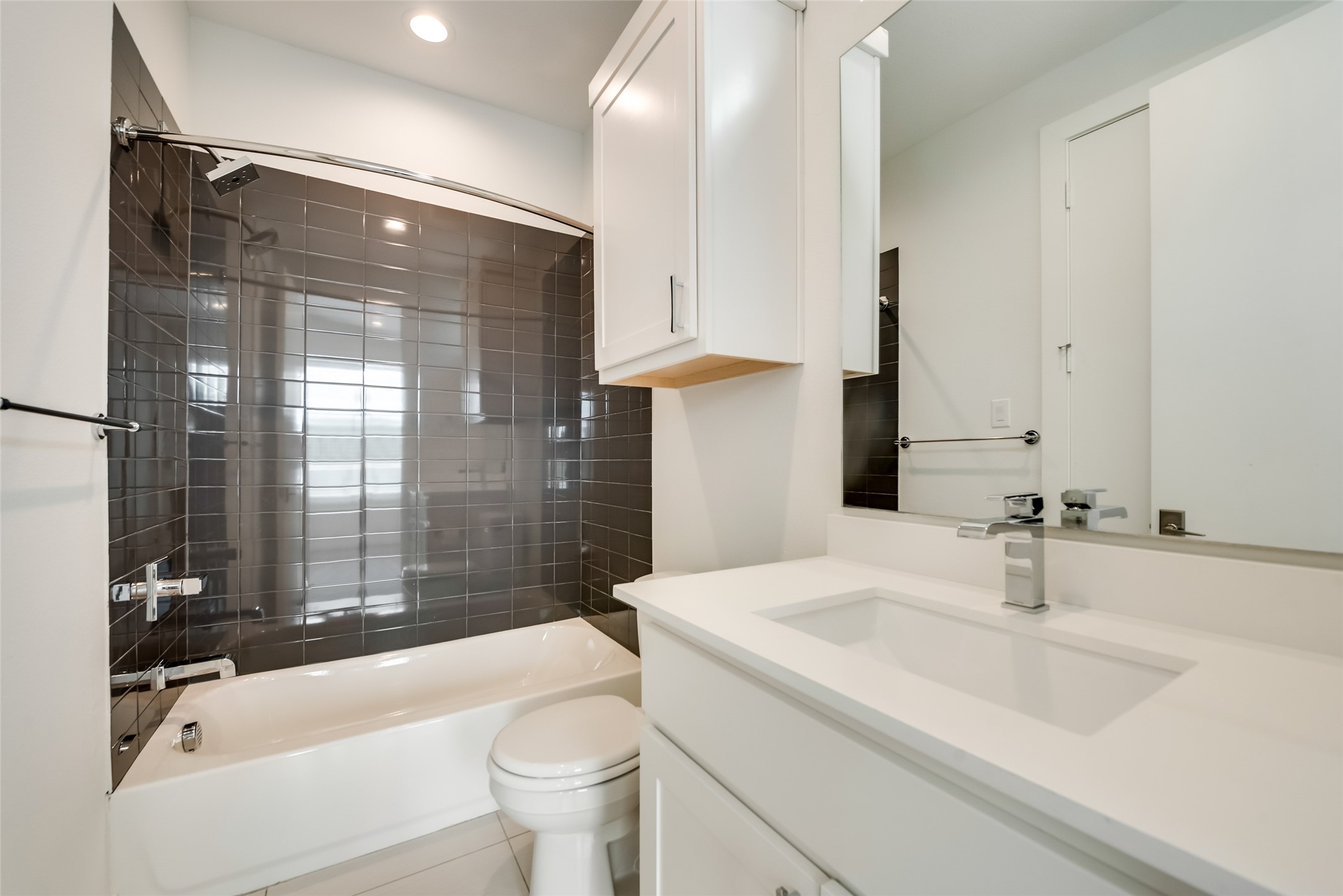 1518 N Carroll Avenue 601