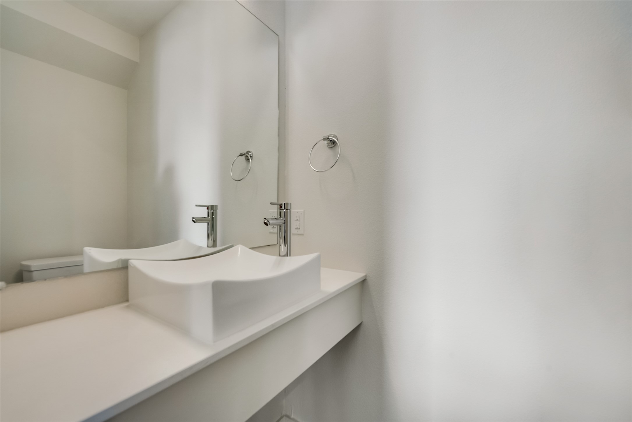 1518 N Carroll Avenue 601