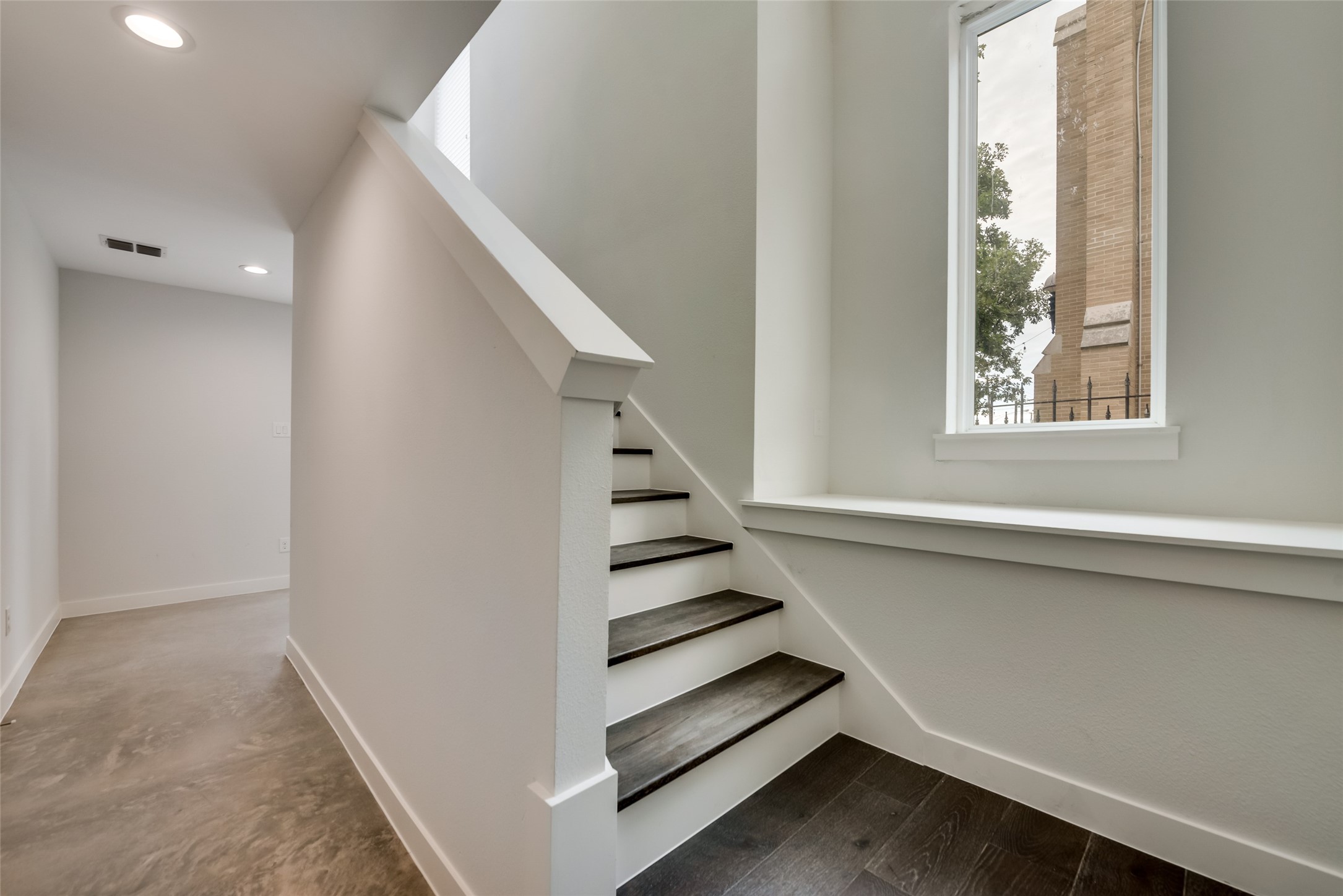 1518 N Carroll Avenue 601