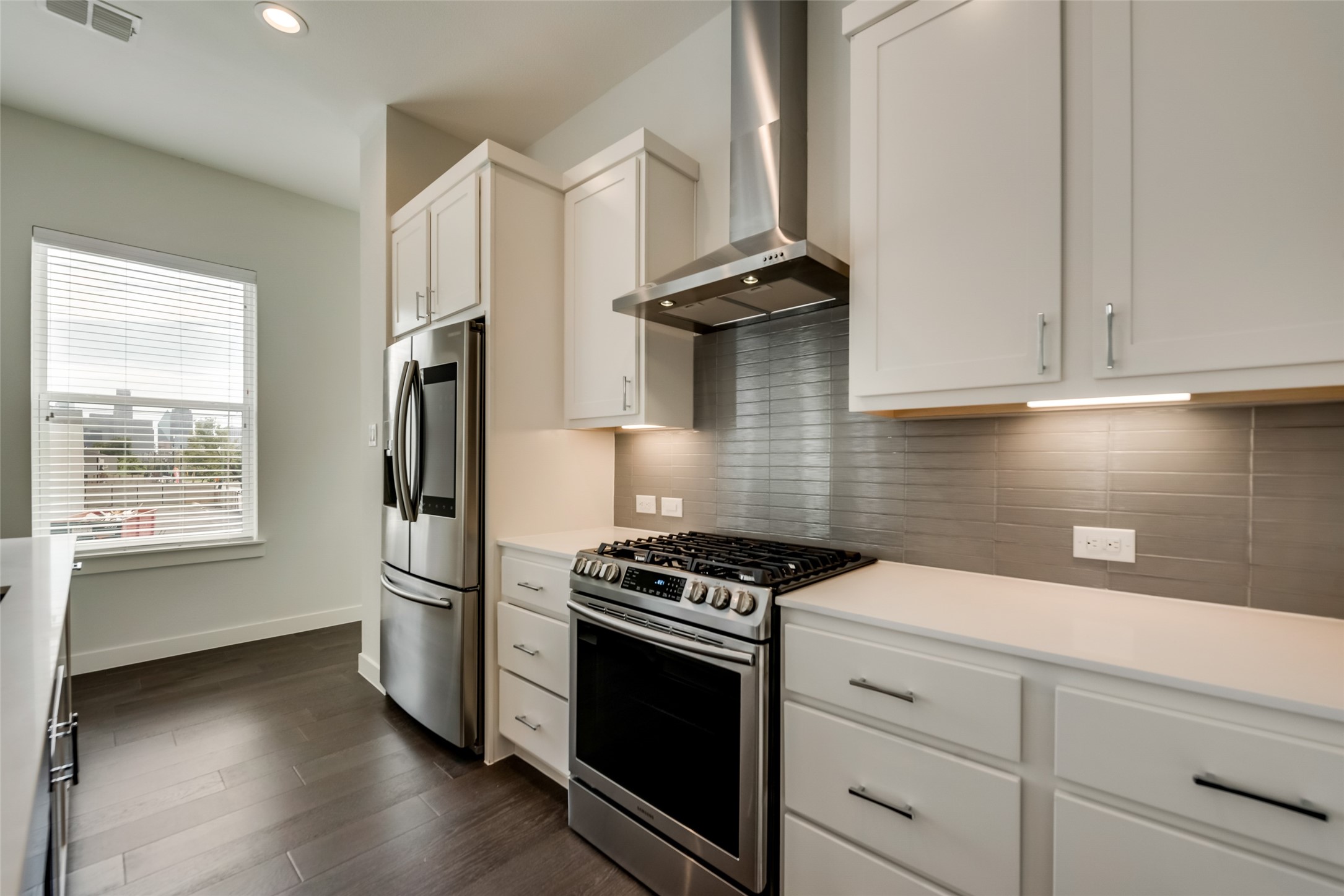 1518 N Carroll Avenue 601