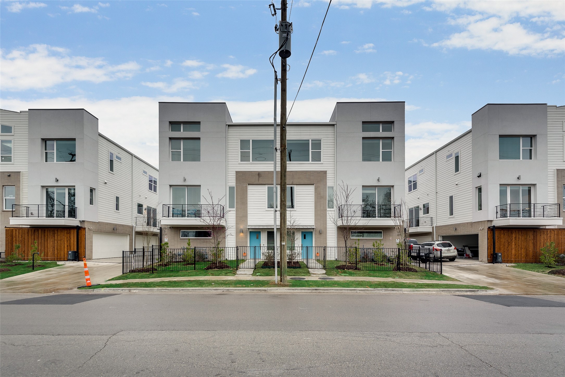 1518 N Carroll Avenue 601