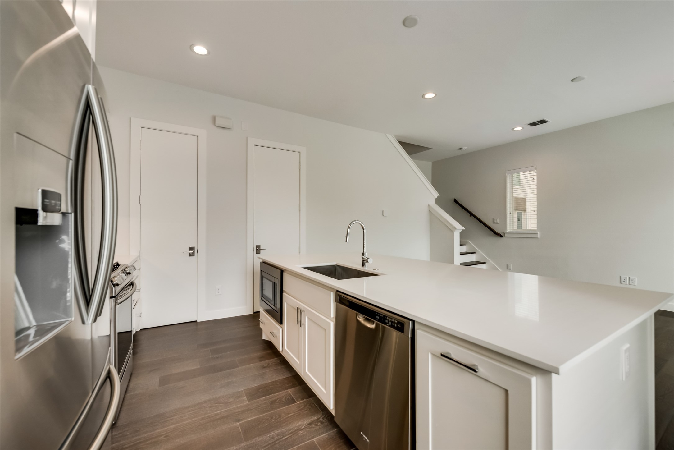 1518 N Carroll Avenue 601