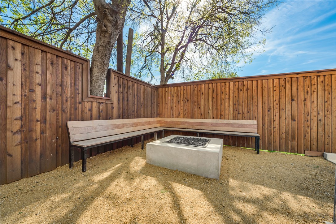 1518 N Carroll Avenue 601