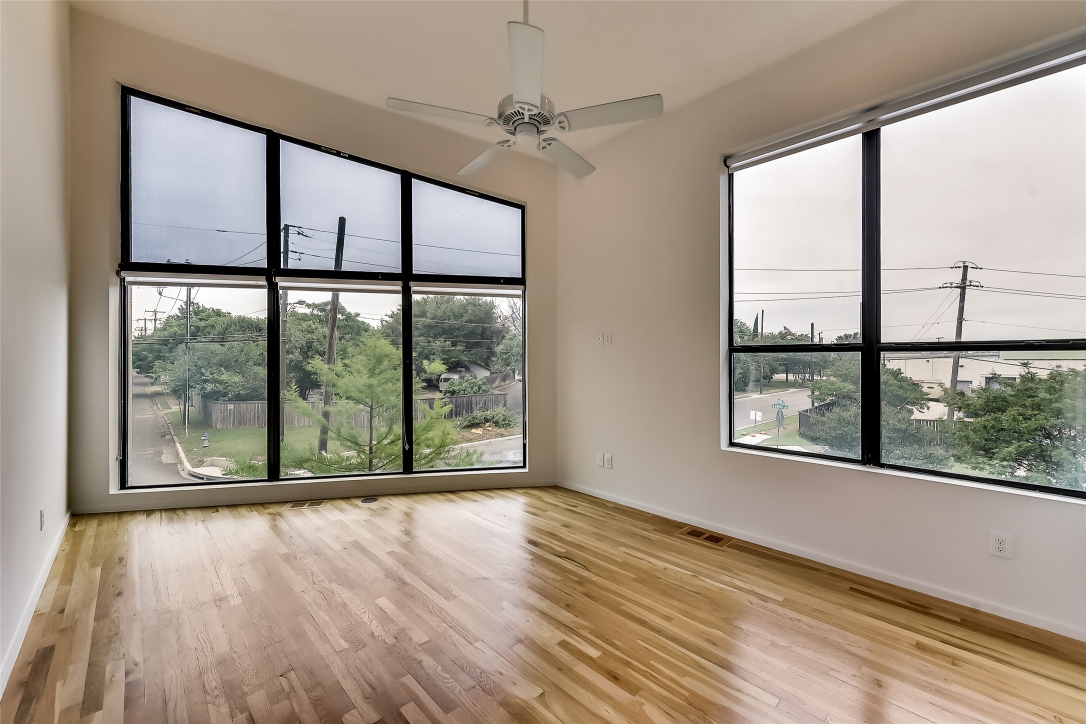 1839 Summit Avenue 1