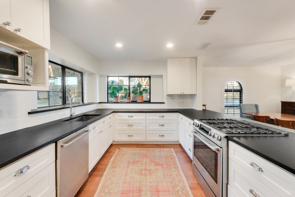 1113 Chesterton Drive