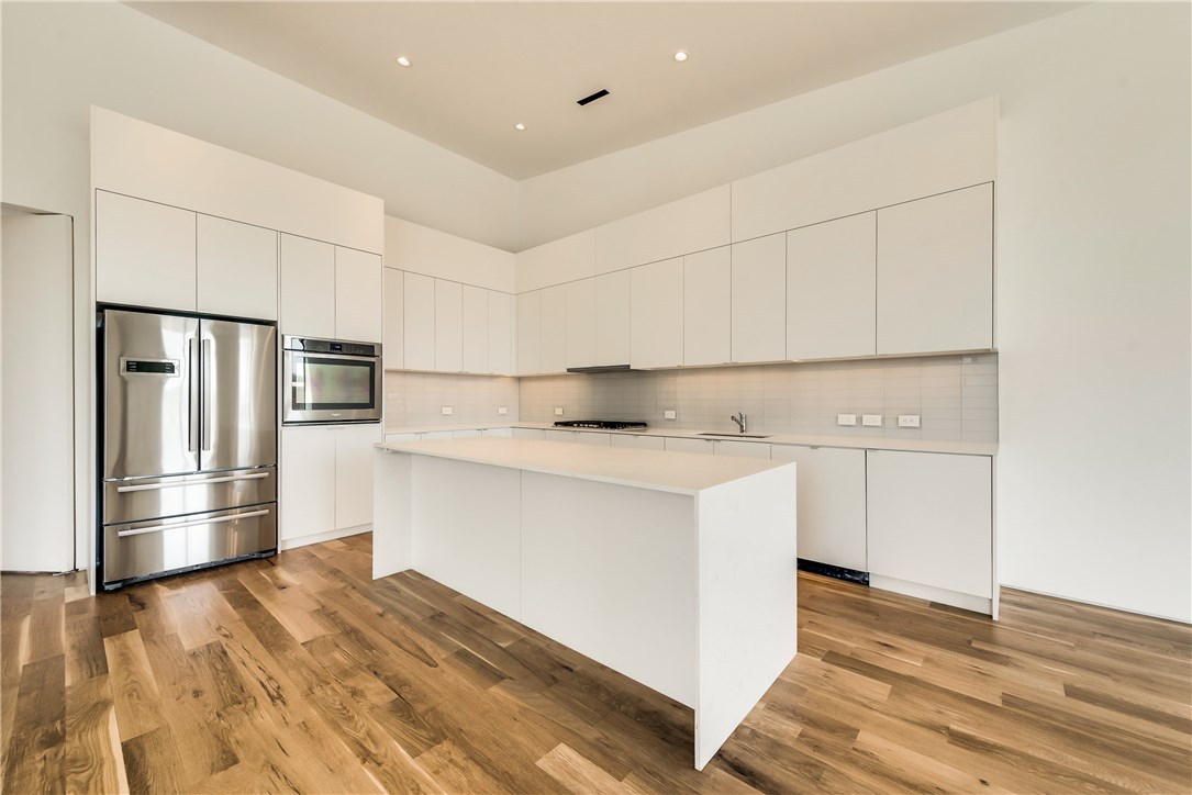 1504 Burlew Street 4