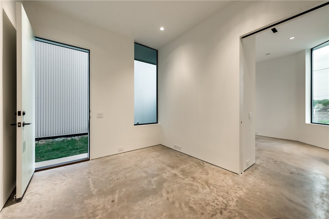 1504 Burlew Street 4