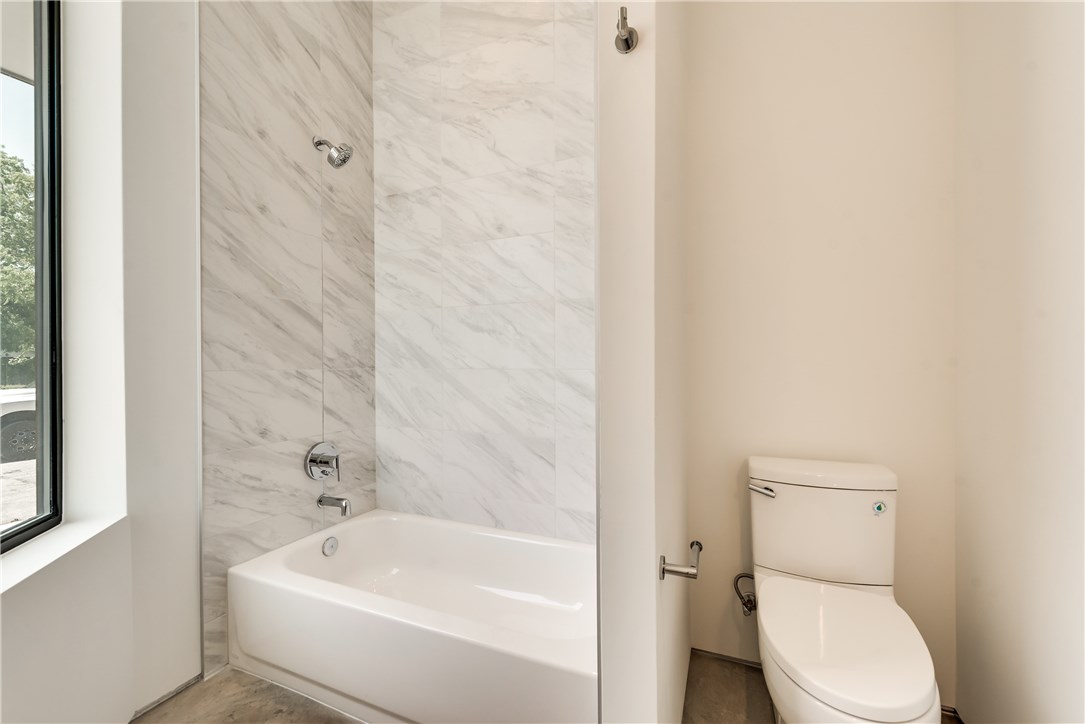 1504 Burlew Street 4