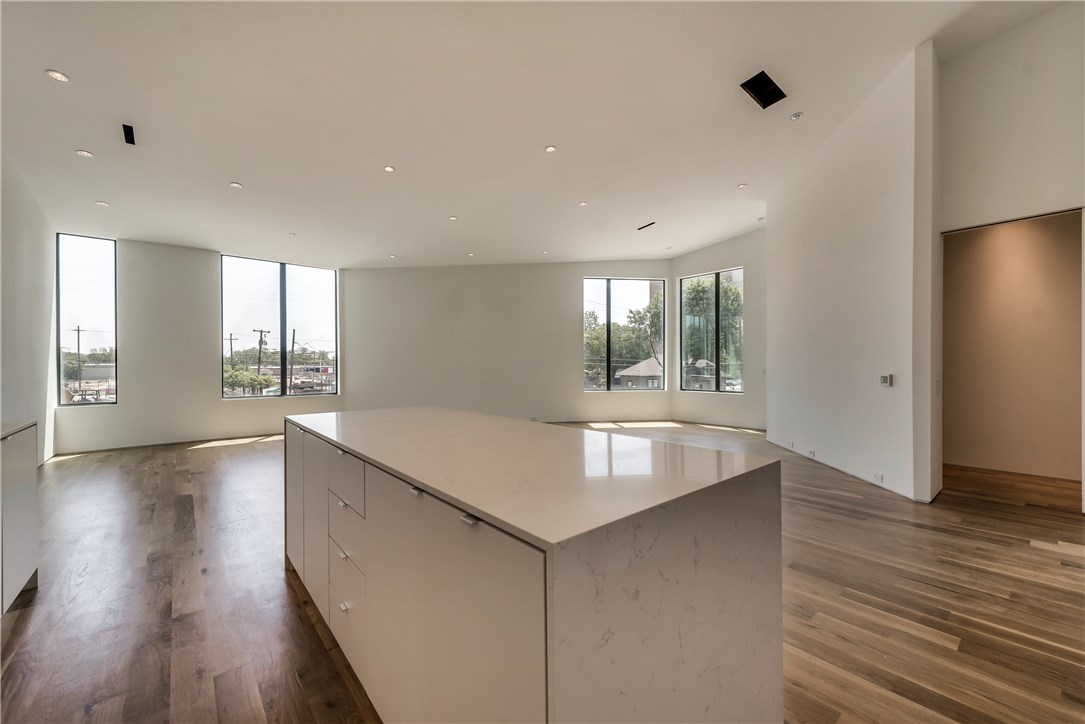 1504 Burlew Street 4