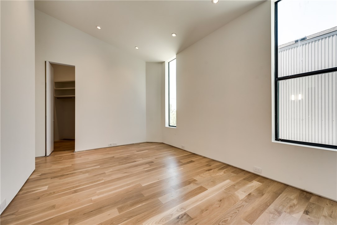 1504 Burlew Street 4