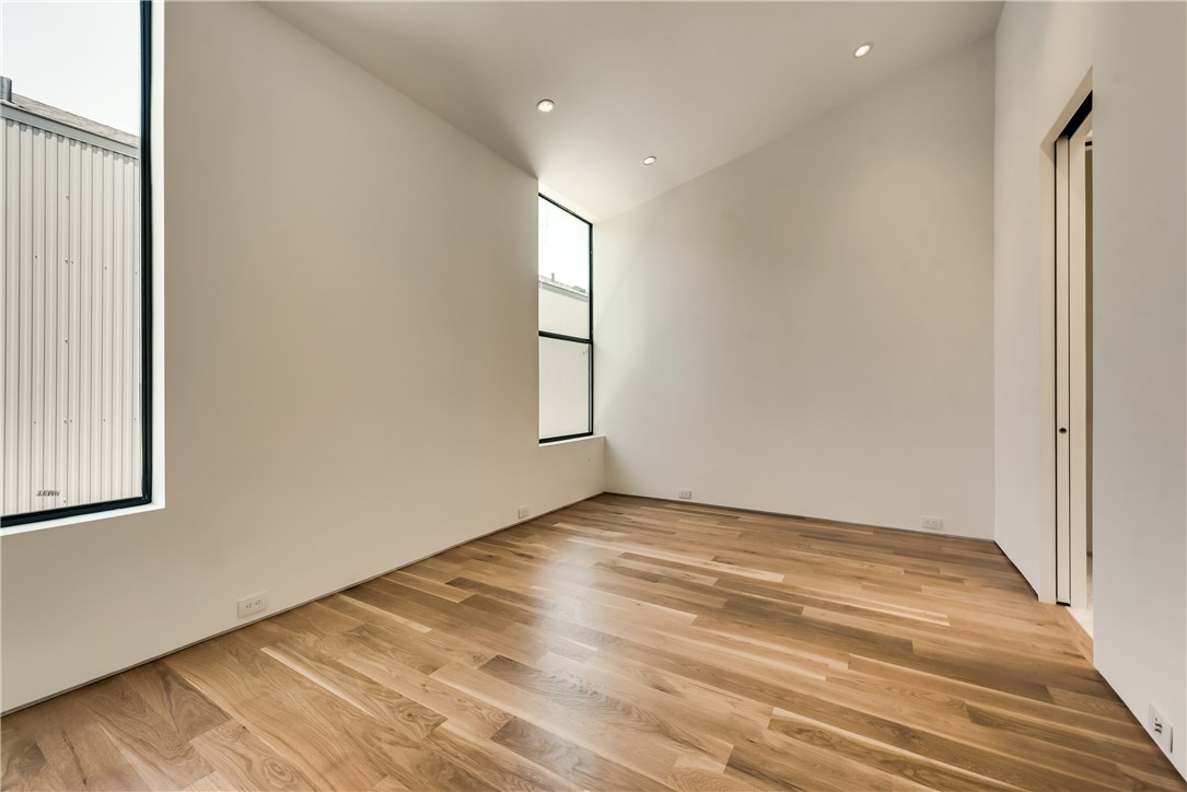 1504 Burlew Street 4