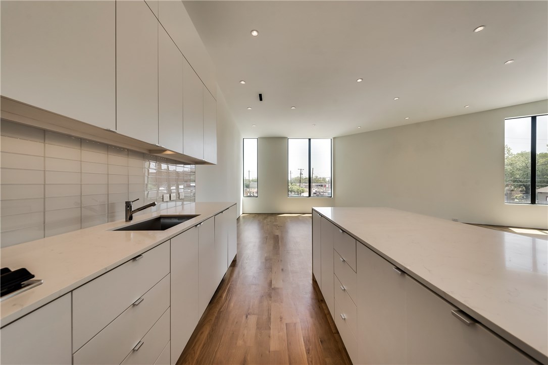 1504 Burlew Street 4