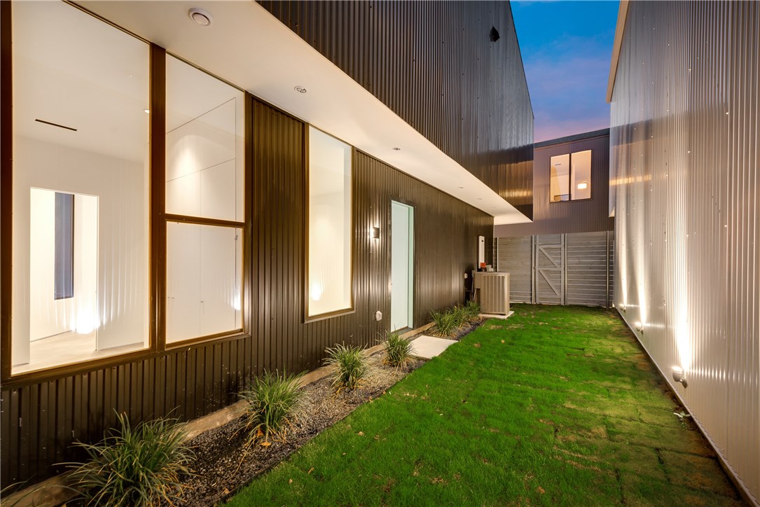 1504 Burlew Street 4