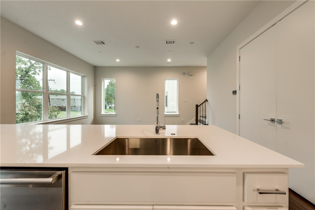 4620 Munger Avenue 101