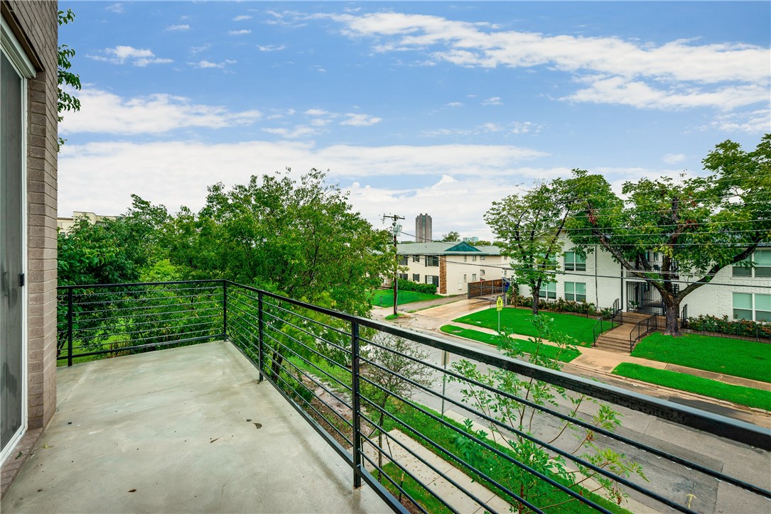 4620 Munger Avenue 101