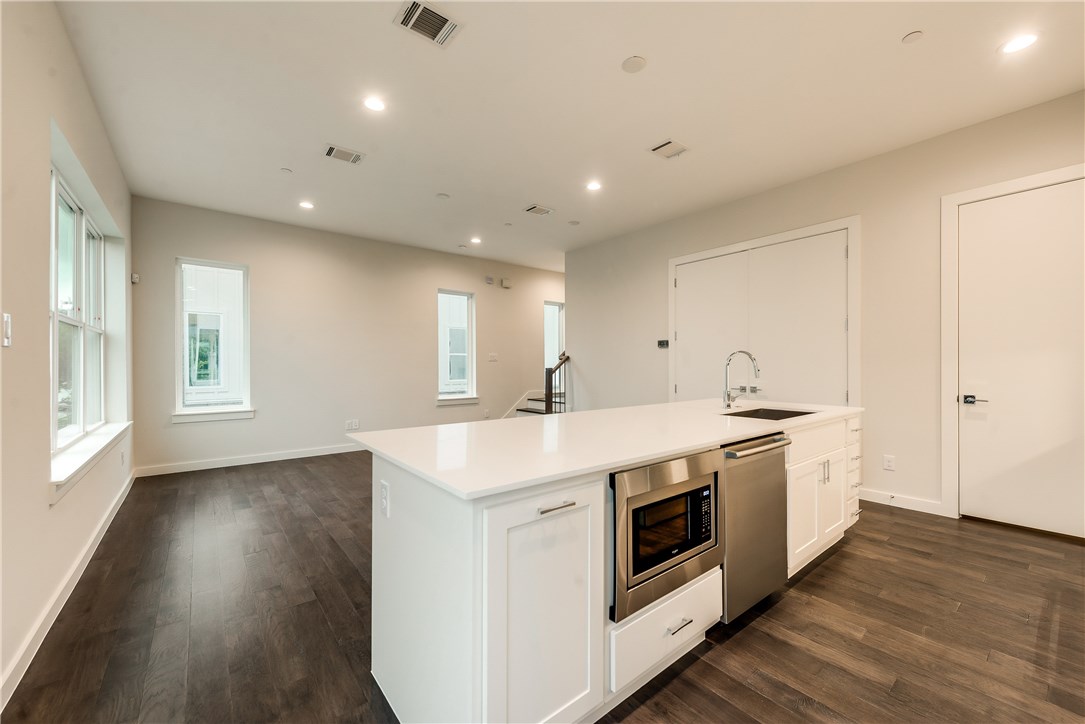 4620 Munger Avenue 101