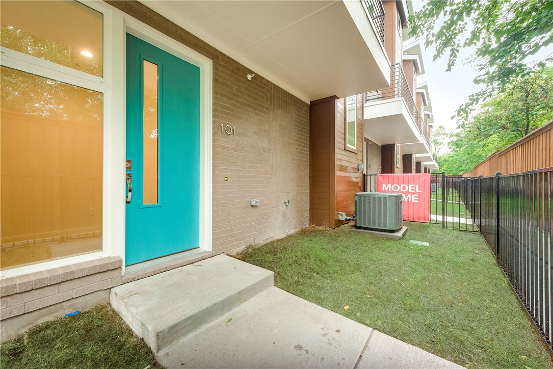 4620 Munger Avenue 101