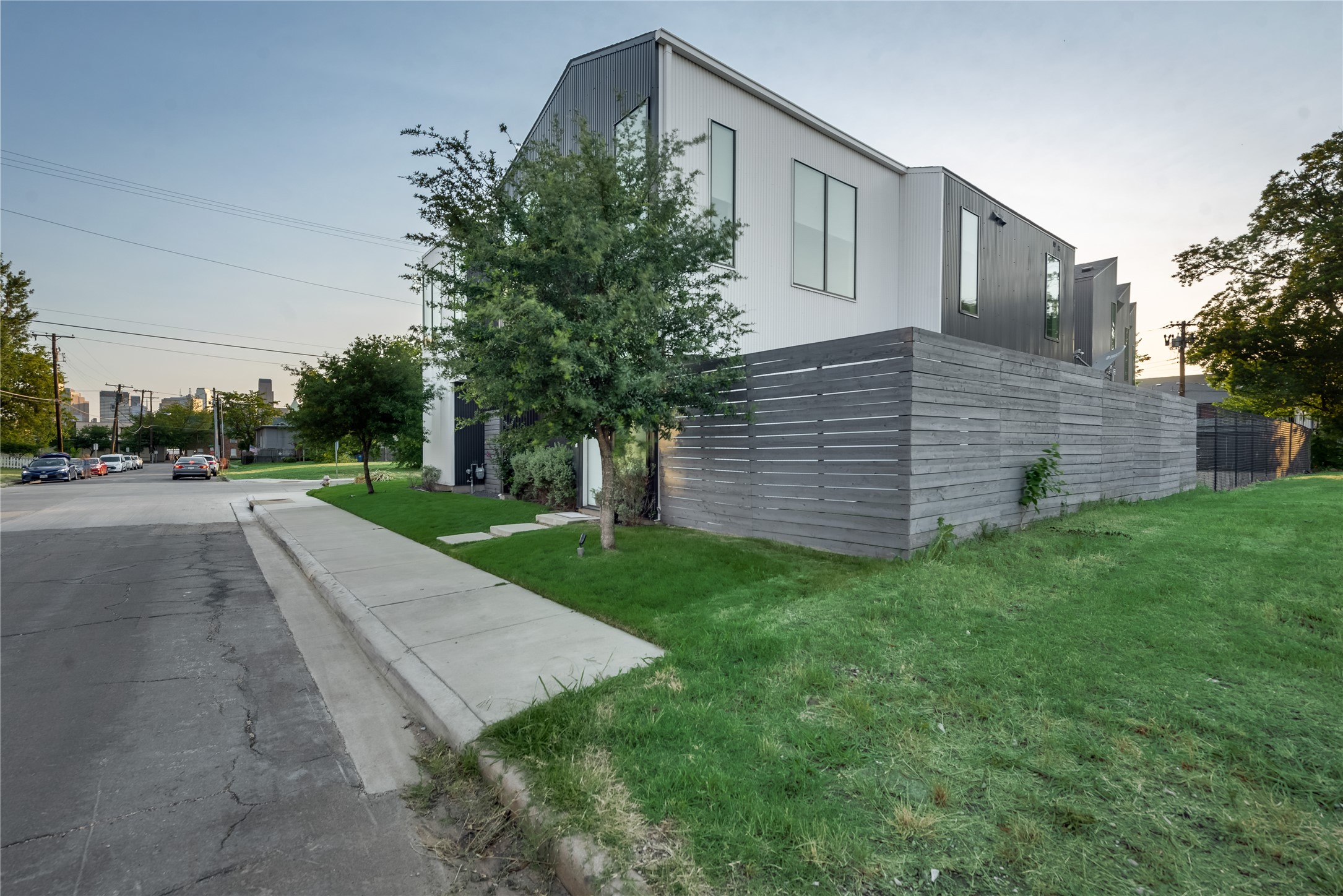 1504 Burlew Street 5