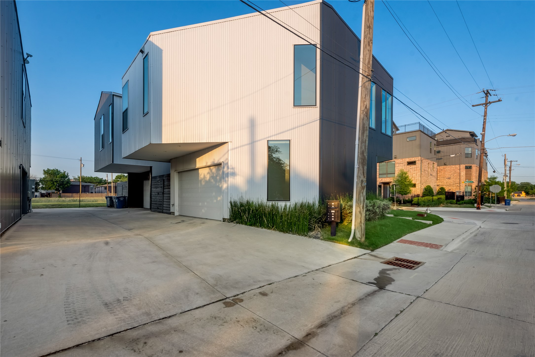 1504 Burlew Street 5