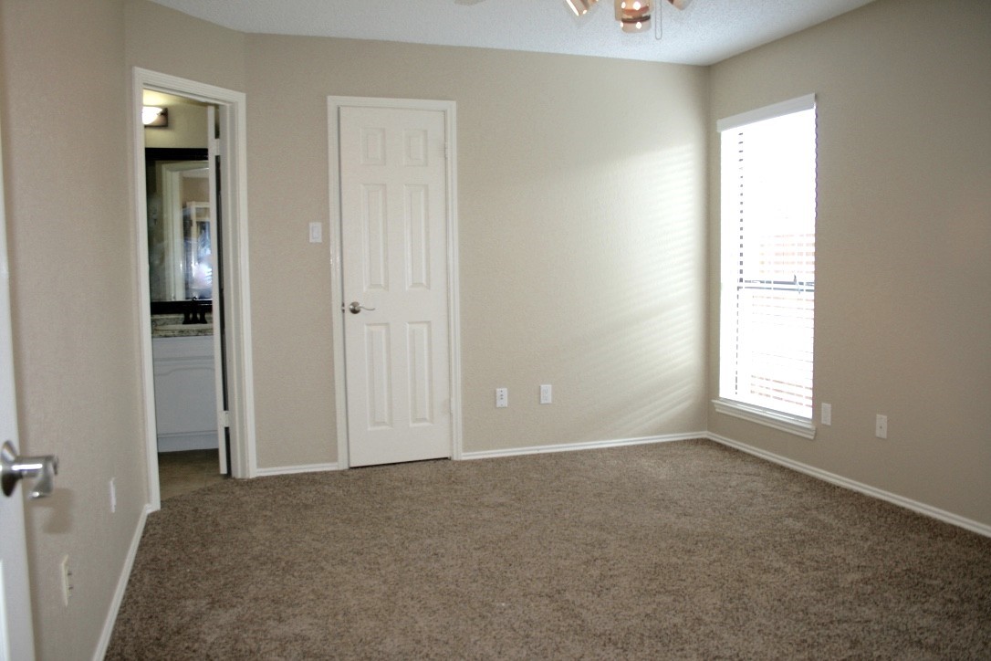 1005 Summertree Circle