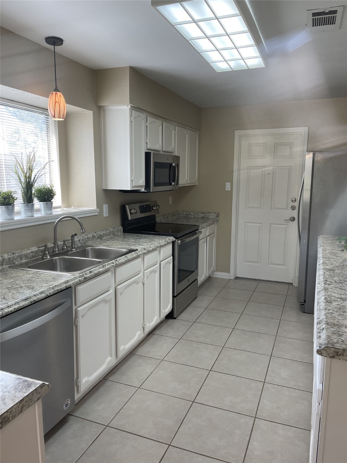 1005 Summertree Circle