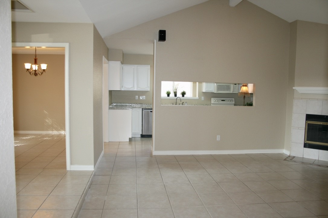 1005 Summertree Circle