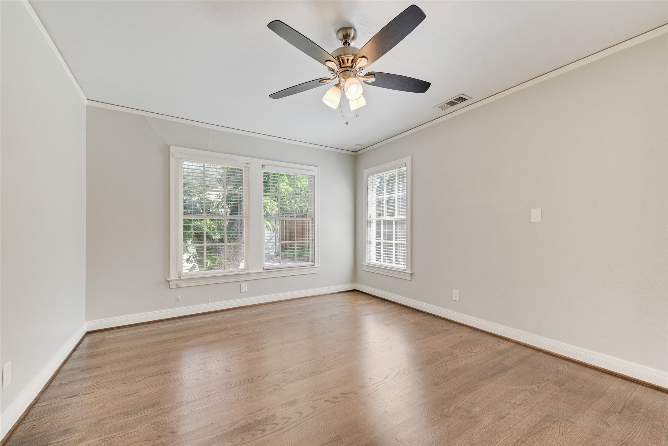 6055 Ellsworth Avenue