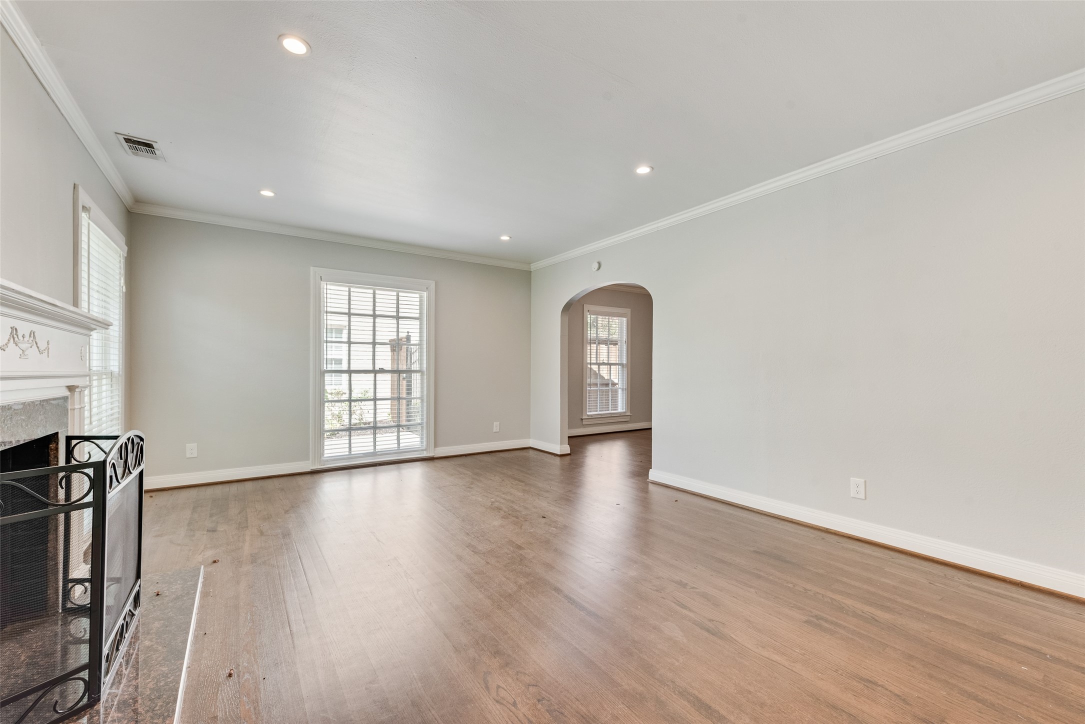 6055 Ellsworth Avenue