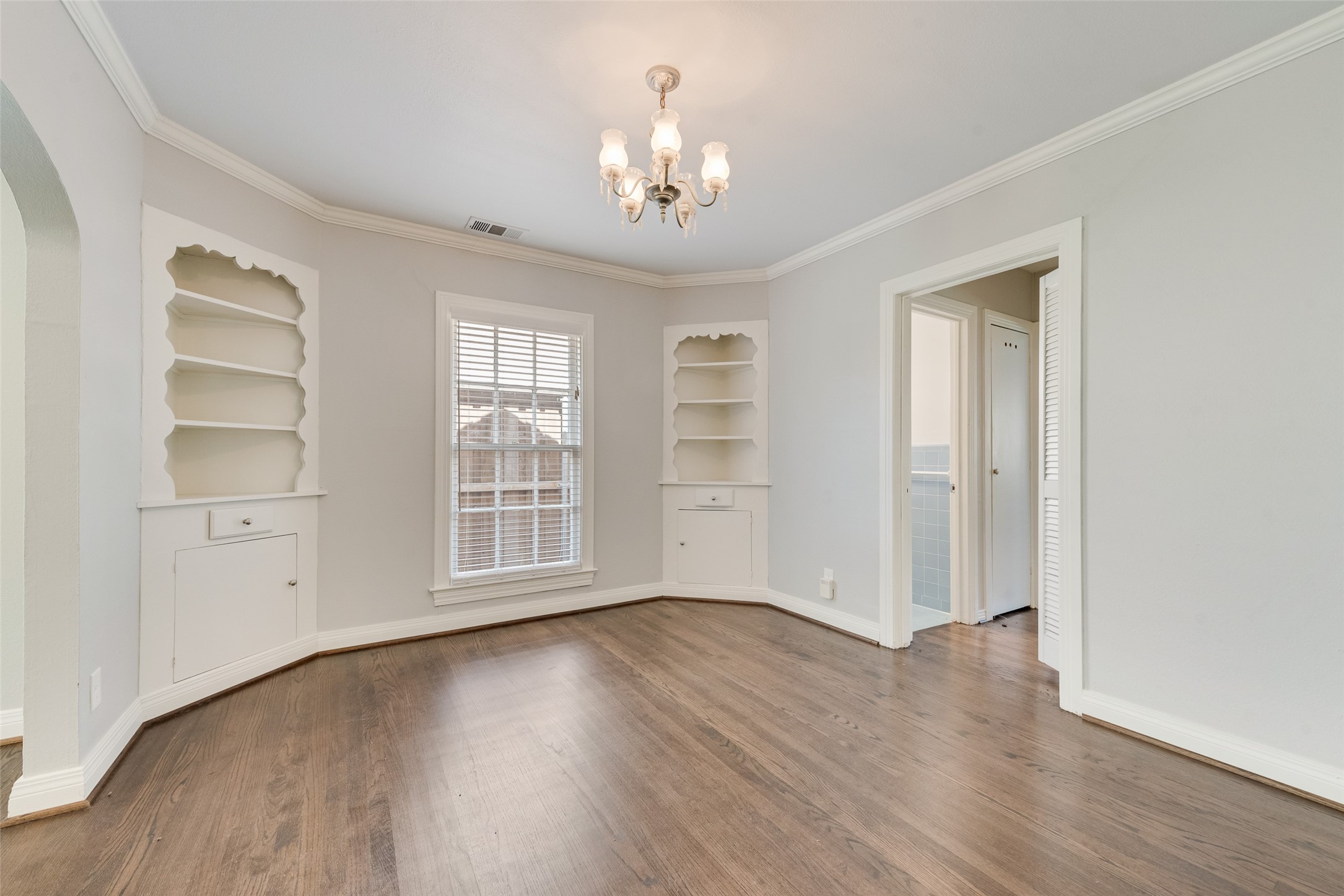 6055 Ellsworth Avenue