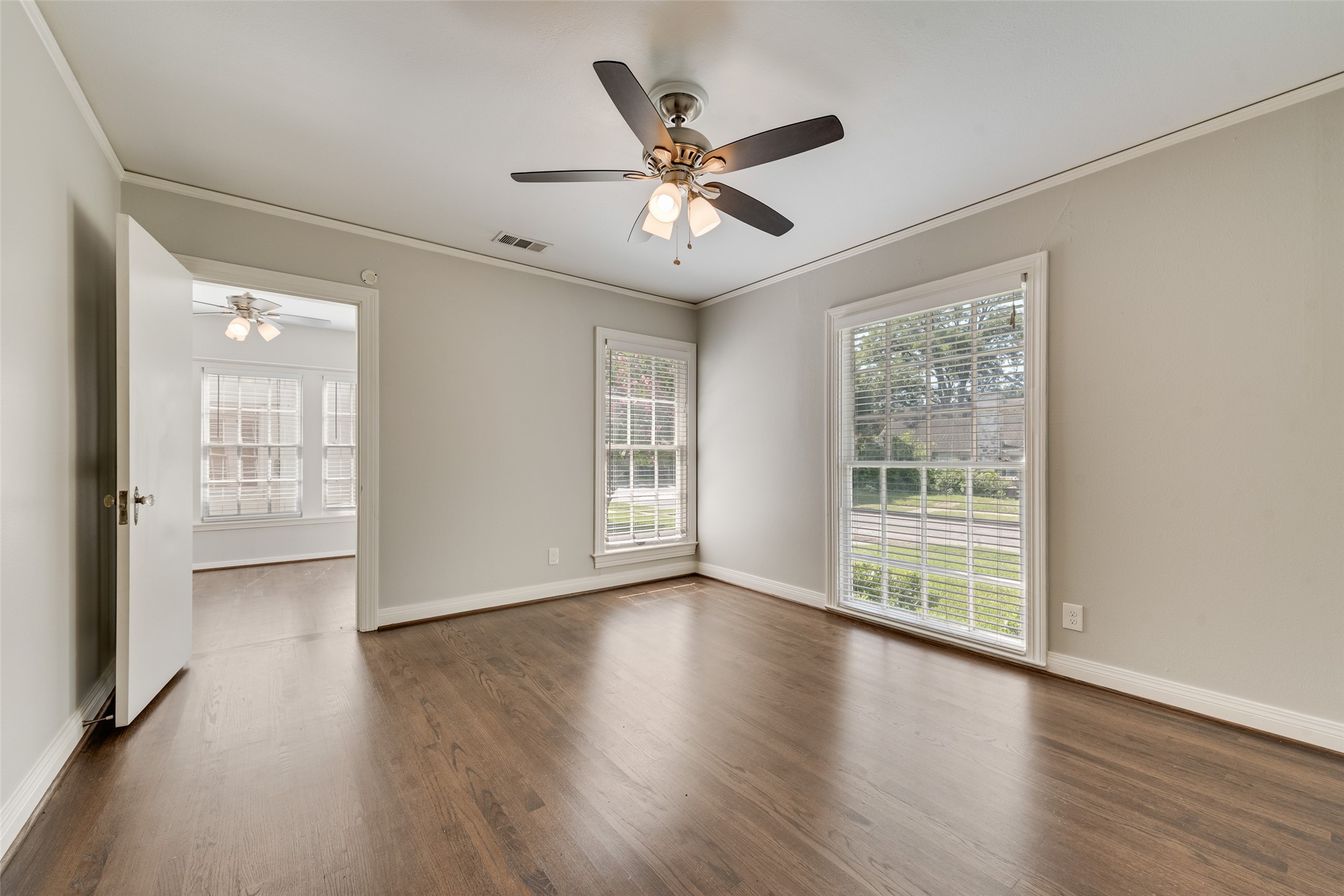 6055 Ellsworth Avenue