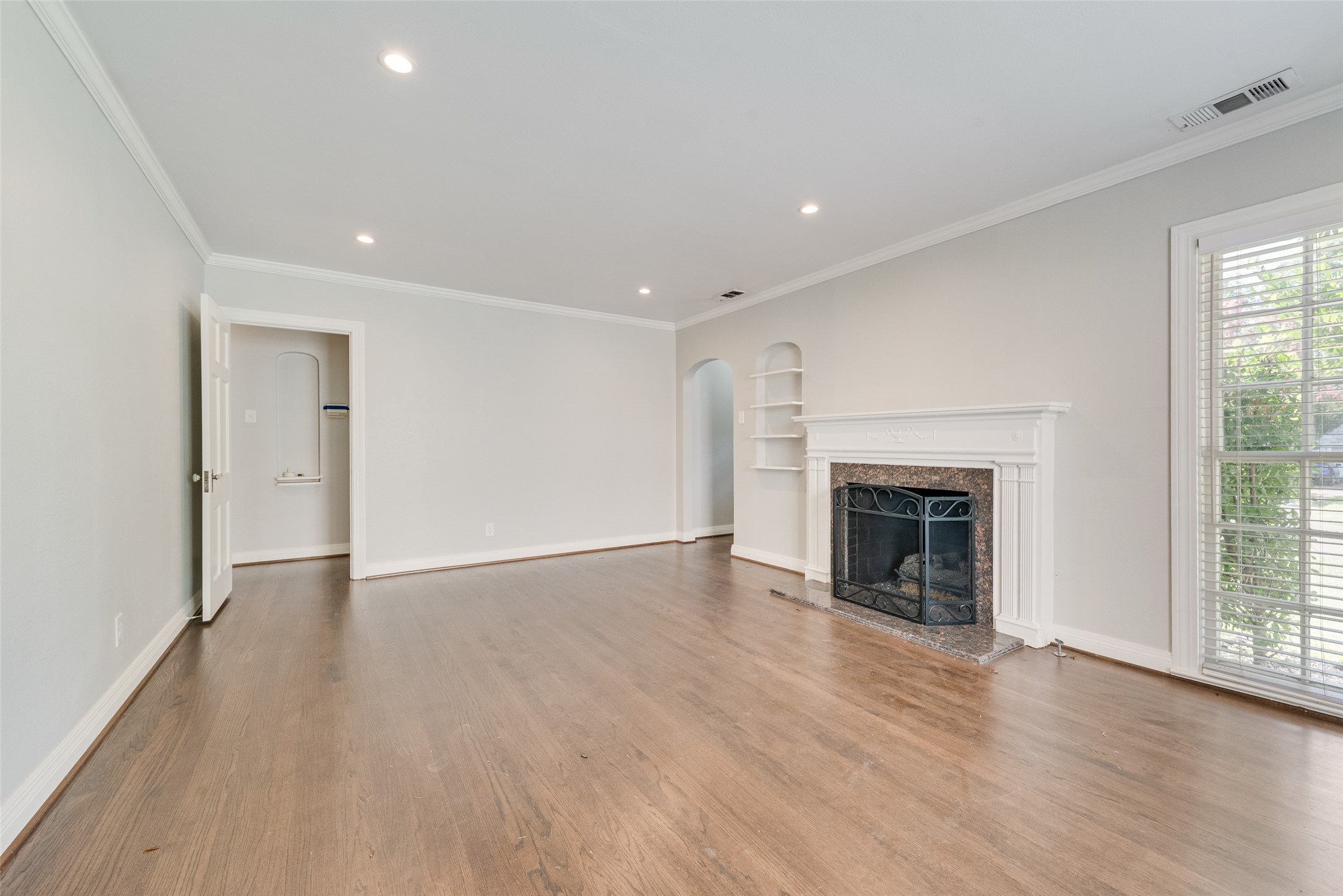 6055 Ellsworth Avenue