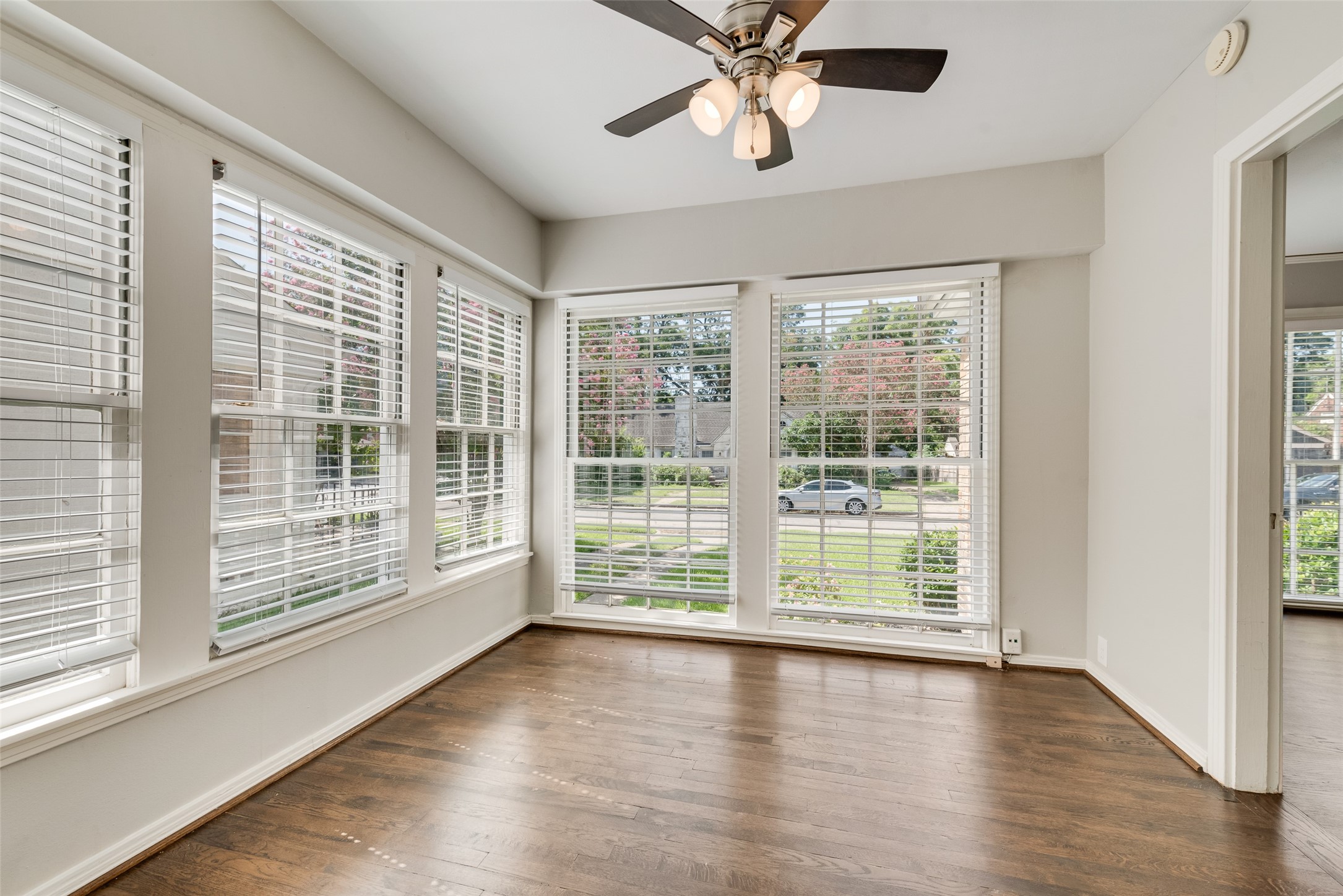 6055 Ellsworth Avenue