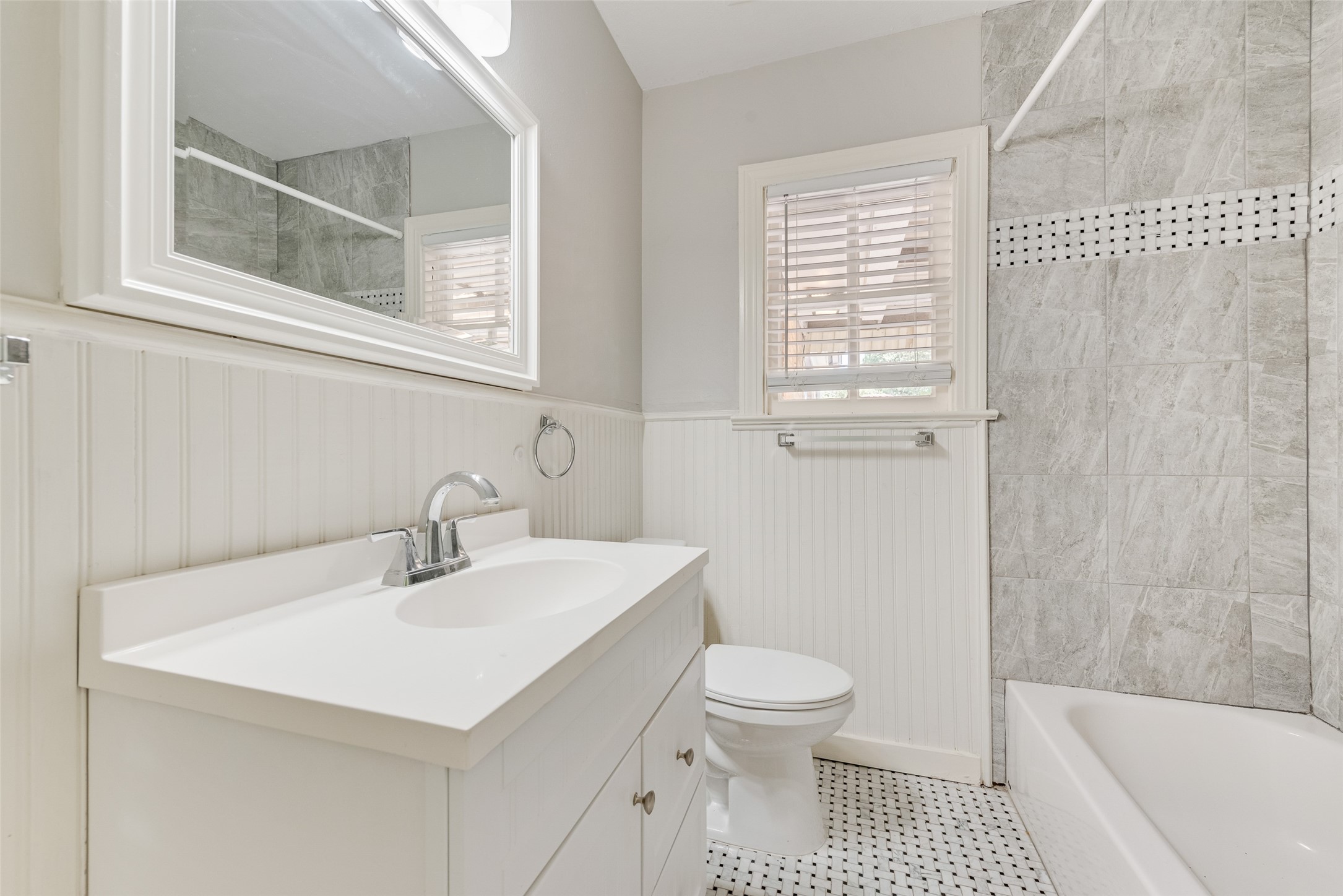 6055 Ellsworth Avenue